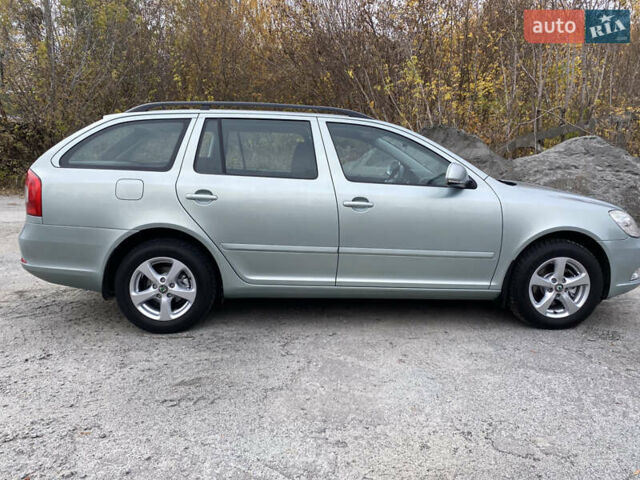 Шкода Октавия 2009 в Хороле на Automoto.ua Зеленый Шкода Октавия, объемом двигателя 1.6 л и пробегом 187 тыс. км за 7750 $, фото 11 на Automoto.ua