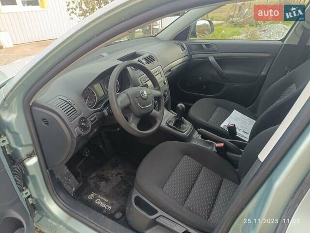 Зелений Шкода Октавія, об'ємом двигуна 1.6 л та пробігом 254 тис. км за 6800 $, фото 14 на Automoto.ua