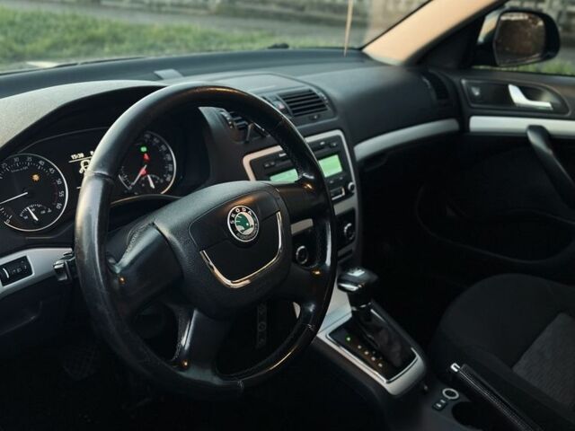 Зелений Шкода Октавія, об'ємом двигуна 1.6 л та пробігом 298 тис. км за 7999 $, фото 5 на Automoto.ua