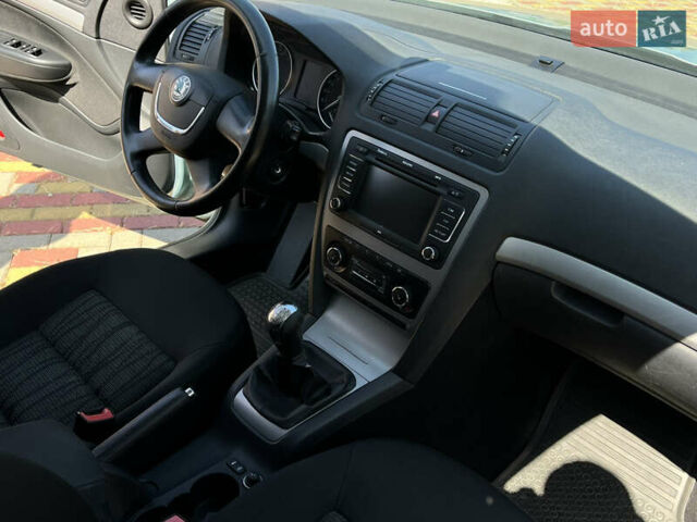Зелений Шкода Октавія, об'ємом двигуна 1.6 л та пробігом 306 тис. км за 7000 $, фото 8 на Automoto.ua