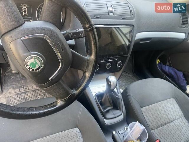 Зелений Шкода Октавія, об'ємом двигуна 1.6 л та пробігом 301 тис. км за 7300 $, фото 6 на Automoto.ua