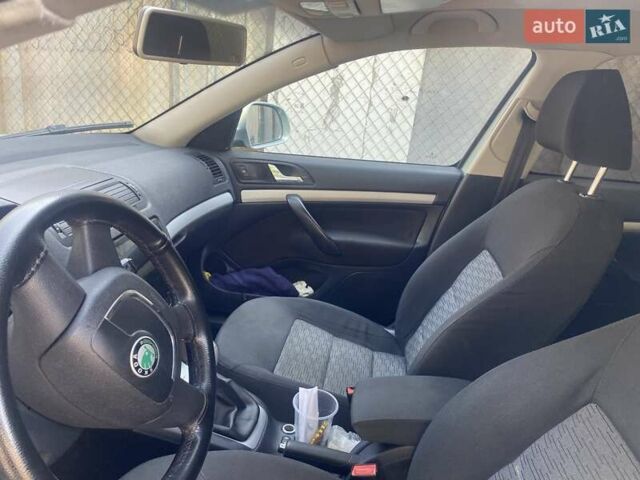 Зелений Шкода Октавія, об'ємом двигуна 1.6 л та пробігом 301 тис. км за 7300 $, фото 3 на Automoto.ua