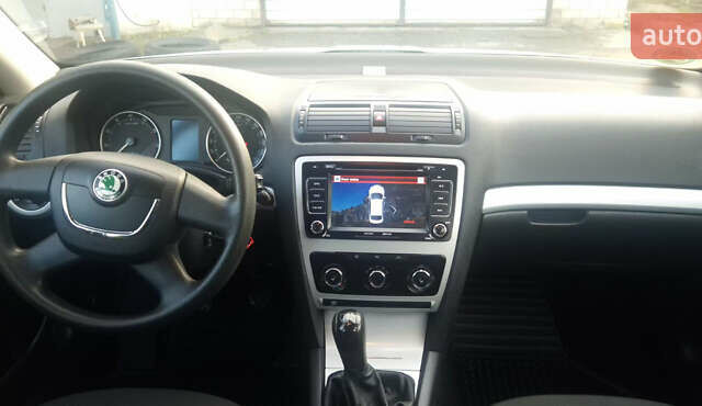 Зеленый Шкода Октавия, объемом двигателя 1.6 л и пробегом 175 тыс. км за 8600 $, фото 12 на Automoto.ua