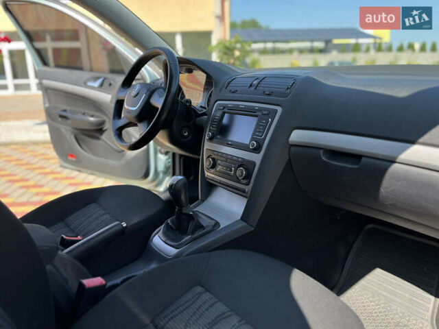 Зелений Шкода Октавія, об'ємом двигуна 1.6 л та пробігом 306 тис. км за 7000 $, фото 7 на Automoto.ua