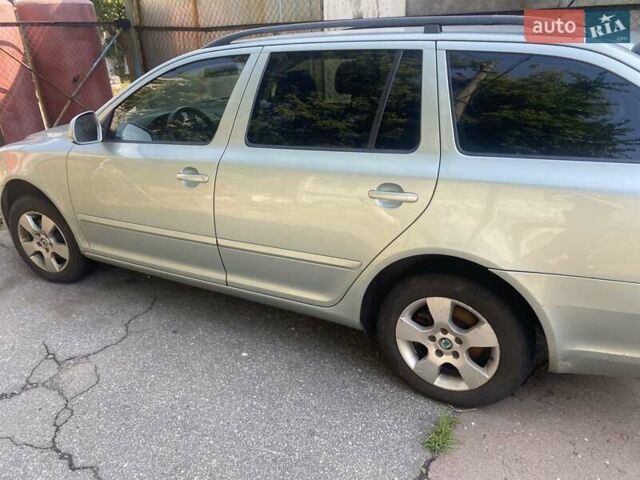 Зелений Шкода Октавія, об'ємом двигуна 1.6 л та пробігом 301 тис. км за 7300 $, фото 7 на Automoto.ua