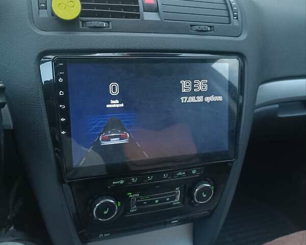 Зеленый Шкода Октавия, объемом двигателя 1.6 л и пробегом 273 тыс. км за 6200 $, фото 1 на Automoto.ua