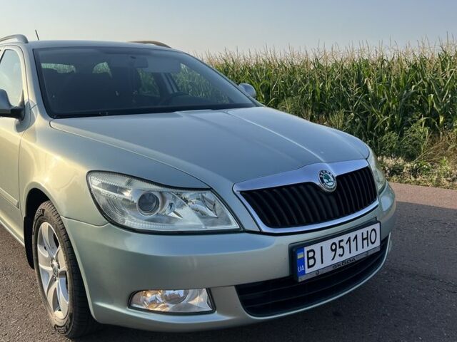 Зеленый Шкода Октавия, объемом двигателя 1.6 л и пробегом 303 тыс. км за 8000 $, фото 4 на Automoto.ua