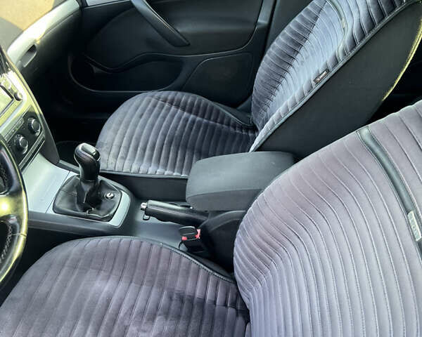 Зеленый Шкода Октавия, объемом двигателя 1.6 л и пробегом 303 тыс. км за 8100 $, фото 10 на Automoto.ua