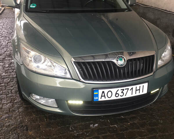 Зеленый Шкода Октавия, объемом двигателя 2 л и пробегом 323 тыс. км за 8600 $, фото 1 на Automoto.ua