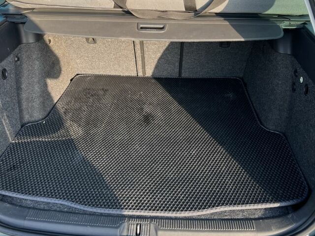 Зеленый Шкода Октавия, объемом двигателя 1.6 л и пробегом 303 тыс. км за 8000 $, фото 7 на Automoto.ua