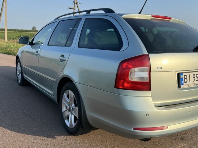 Зеленый Шкода Октавия, объемом двигателя 1.6 л и пробегом 303 тыс. км за 8000 $, фото 2 на Automoto.ua