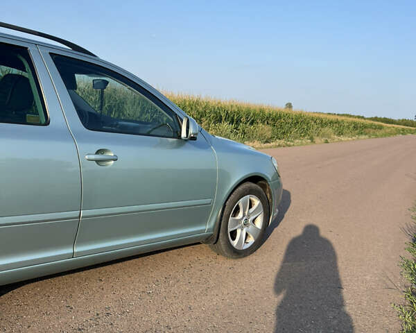 Зеленый Шкода Октавия, объемом двигателя 1.6 л и пробегом 303 тыс. км за 8100 $, фото 8 на Automoto.ua