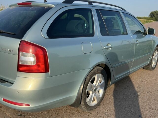 Зеленый Шкода Октавия, объемом двигателя 1.6 л и пробегом 303 тыс. км за 8000 $, фото 3 на Automoto.ua