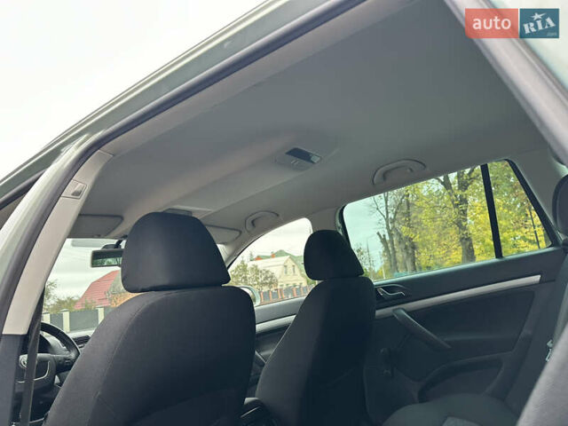 Зеленый Шкода Октавия, объемом двигателя 1.6 л и пробегом 235 тыс. км за 8499 $, фото 45 на Automoto.ua