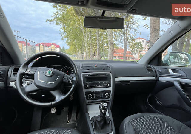 Зелений Шкода Октавія, об'ємом двигуна 1.97 л та пробігом 352 тис. км за 8500 $, фото 10 на Automoto.ua
