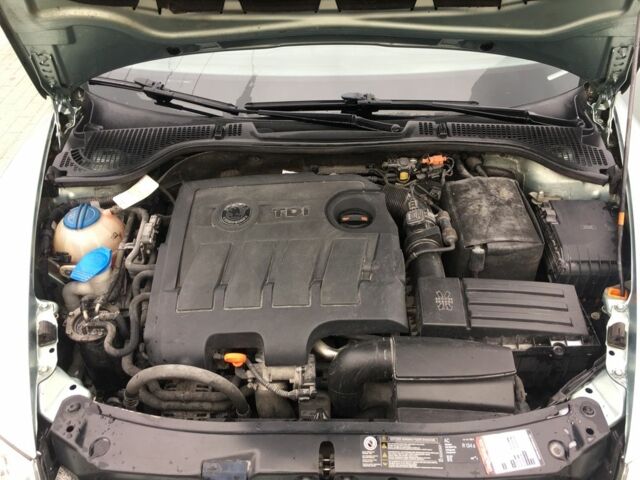 Зеленый Шкода Октавия, объемом двигателя 1.6 л и пробегом 193 тыс. км за 8400 $, фото 9 на Automoto.ua