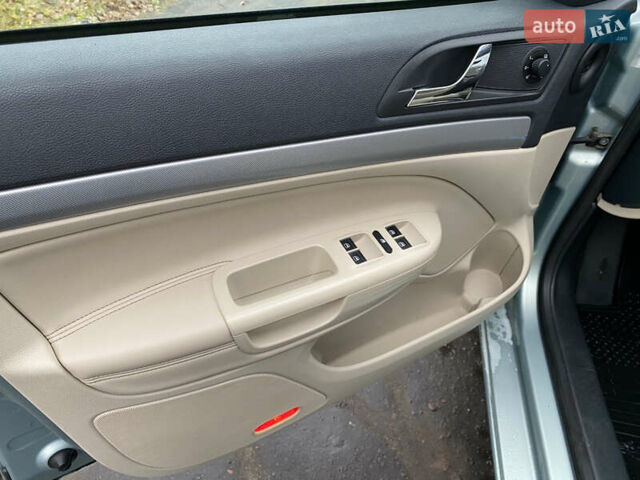 Зеленый Шкода Октавия, объемом двигателя 2 л и пробегом 250 тыс. км за 8900 $, фото 6 на Automoto.ua