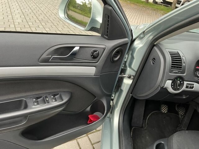 Зеленый Шкода Октавия, объемом двигателя 2 л и пробегом 229 тыс. км за 9100 $, фото 15 на Automoto.ua
