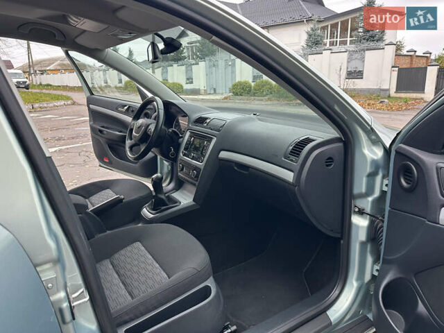 Зеленый Шкода Октавия, объемом двигателя 1.6 л и пробегом 235 тыс. км за 8499 $, фото 57 на Automoto.ua