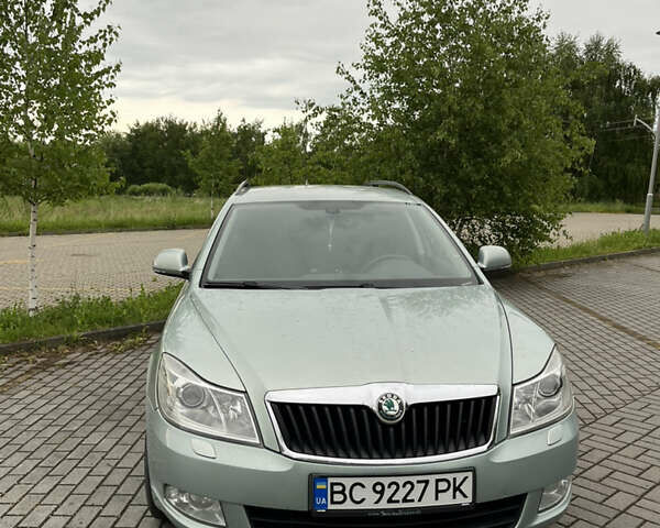 Зеленый Шкода Октавия, объемом двигателя 2 л и пробегом 229 тыс. км за 9048 $, фото 1 на Automoto.ua