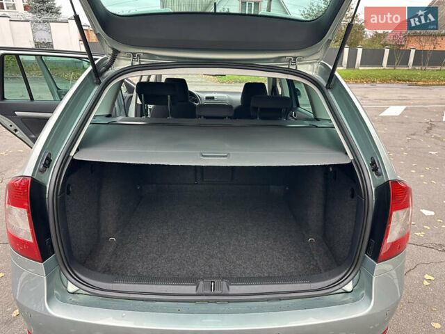 Зеленый Шкода Октавия, объемом двигателя 1.6 л и пробегом 235 тыс. км за 8499 $, фото 50 на Automoto.ua