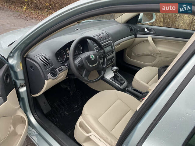 Зеленый Шкода Октавия, объемом двигателя 2 л и пробегом 249 тыс. км за 9200 $, фото 4 на Automoto.ua