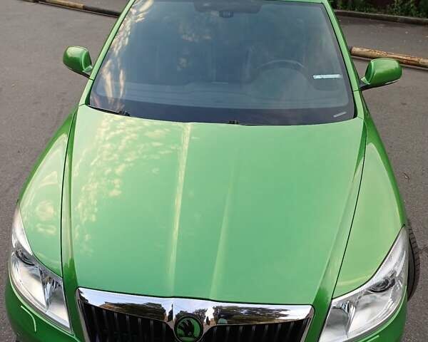 Зеленый Шкода Октавия, объемом двигателя 2 л и пробегом 240 тыс. км за 11500 $, фото 3 на Automoto.ua