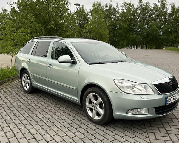 Зеленый Шкода Октавия, объемом двигателя 2 л и пробегом 229 тыс. км за 9048 $, фото 2 на Automoto.ua