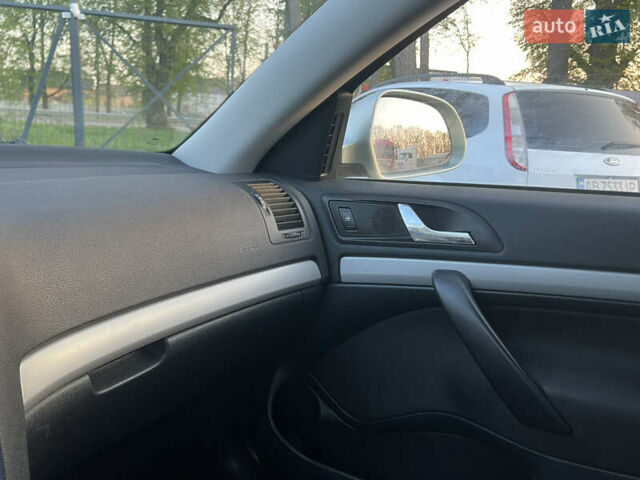 Зеленый Шкода Октавия, объемом двигателя 1.6 л и пробегом 246 тыс. км за 8999 $, фото 9 на Automoto.ua