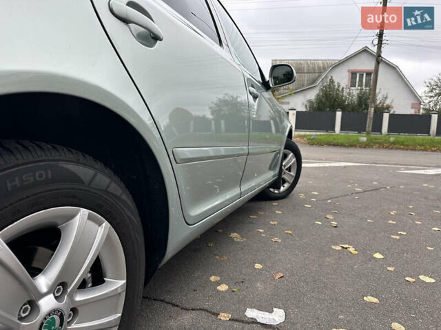 Зеленый Шкода Октавия, объемом двигателя 1.6 л и пробегом 235 тыс. км за 8499 $, фото 15 на Automoto.ua