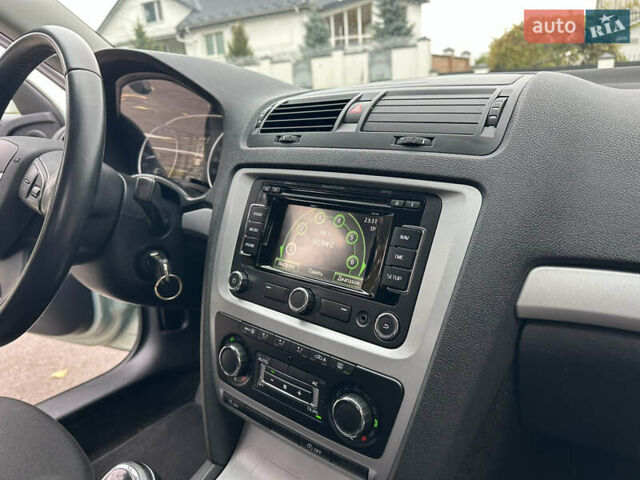 Зеленый Шкода Октавия, объемом двигателя 1.6 л и пробегом 235 тыс. км за 8499 $, фото 59 на Automoto.ua