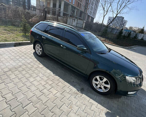 Зеленый Шкода Октавия, объемом двигателя 2 л и пробегом 235 тыс. км за 11000 $, фото 3 на Automoto.ua