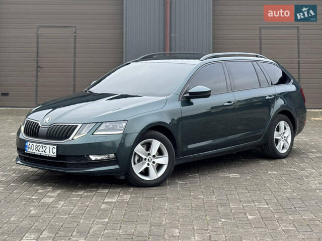 Зелений Шкода Октавія, об'ємом двигуна 2 л та пробігом 250 тис. км за 14888 $, фото 1 на Automoto.ua