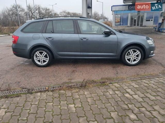 Зеленый Шкода Октавия, объемом двигателя 1.6 л и пробегом 220 тыс. км за 13700 $, фото 4 на Automoto.ua