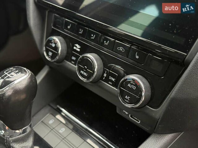 Зелений Шкода Октавія, об'ємом двигуна 1.6 л та пробігом 207 тис. км за 14850 $, фото 36 на Automoto.ua