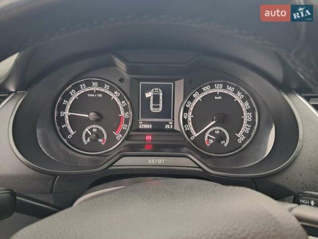 Зеленый Шкода Октавия, объемом двигателя 1.6 л и пробегом 220 тыс. км за 13700 $, фото 18 на Automoto.ua