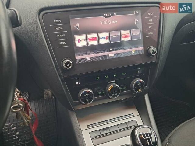 Зеленый Шкода Октавия, объемом двигателя 1.6 л и пробегом 220 тыс. км за 13700 $, фото 16 на Automoto.ua