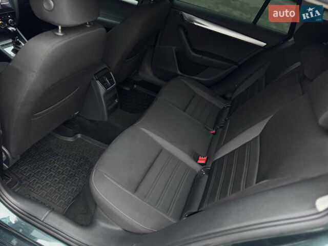 Зелений Шкода Октавія, об'ємом двигуна 2 л та пробігом 250 тис. км за 14888 $, фото 17 на Automoto.ua