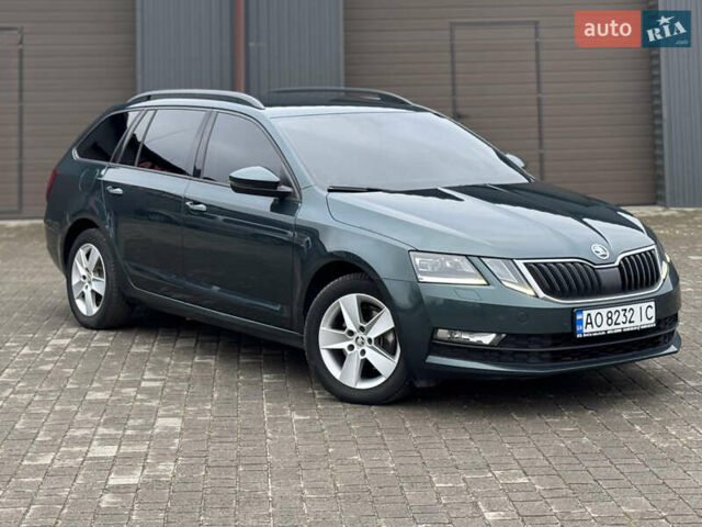 Зелений Шкода Октавія, об'ємом двигуна 2 л та пробігом 250 тис. км за 14888 $, фото 4 на Automoto.ua
