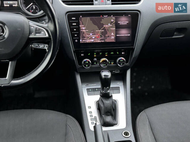 Зелений Шкода Октавія, об'ємом двигуна 2 л та пробігом 250 тис. км за 14888 $, фото 21 на Automoto.ua