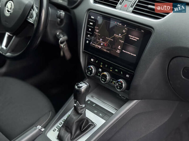 Зелений Шкода Октавія, об'ємом двигуна 2 л та пробігом 250 тис. км за 14888 $, фото 26 на Automoto.ua