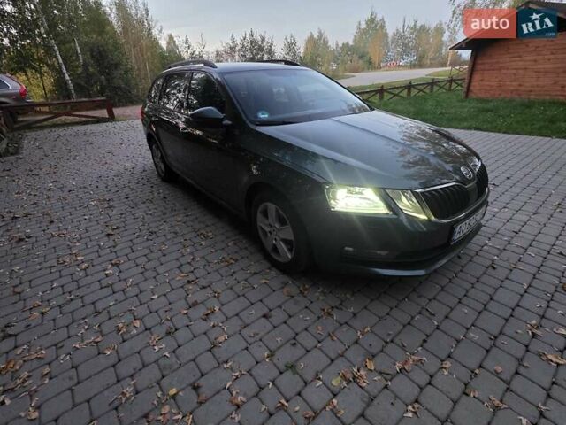 Зеленый Шкода Октавия, объемом двигателя 1.97 л и пробегом 250 тыс. км за 14500 $, фото 1 на Automoto.ua