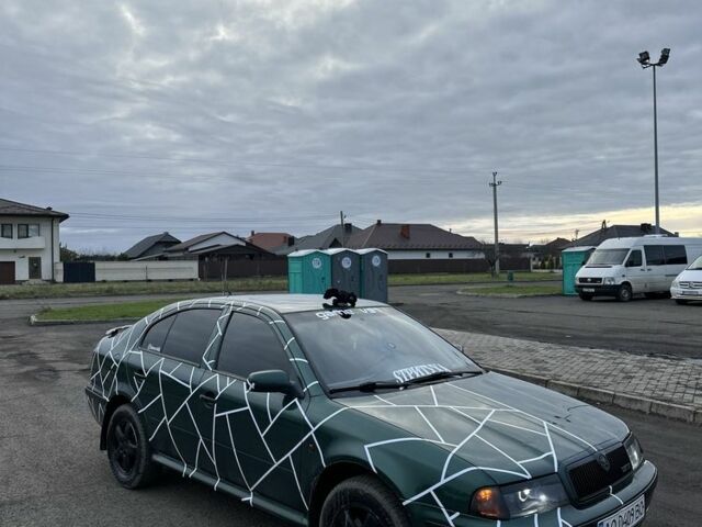 Зеленый Шкода Октавия, объемом двигателя 1.8 л и пробегом 330 тыс. км за 3900 $, фото 5 на Automoto.ua