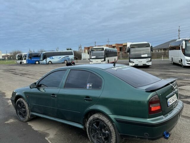 Зеленый Шкода Октавия, объемом двигателя 1.8 л и пробегом 330 тыс. км за 3900 $, фото 2 на Automoto.ua