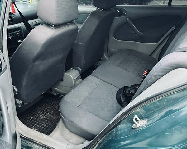 Зеленый Шкода Октавия, объемом двигателя 1.6 л и пробегом 260 тыс. км за 3750 $, фото 4 на Automoto.ua