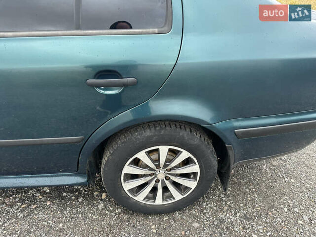 Зелений Шкода Октавія, об'ємом двигуна 1.6 л та пробігом 300 тис. км за 2600 $, фото 5 на Automoto.ua