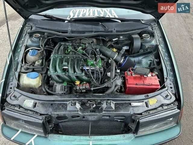 Зеленый Шкода Октавия, объемом двигателя 1.8 л и пробегом 330 тыс. км за 3900 $, фото 6 на Automoto.ua