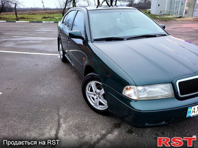 Зеленый Шкода Октавия, объемом двигателя 1.8 л и пробегом 3 тыс. км за 4500 $, фото 1 на Automoto.ua