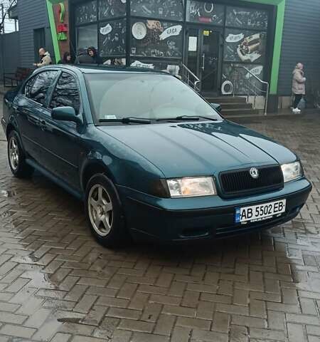 Зеленый Шкода Октавия, объемом двигателя 1.6 л и пробегом 400 тыс. км за 2900 $, фото 5 на Automoto.ua