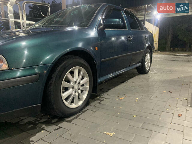 Зеленый Шкода Октавия, объемом двигателя 1.6 л и пробегом 370 тыс. км за 3300 $, фото 28 на Automoto.ua